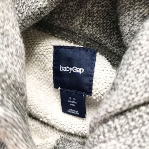 BABygap marled gray hooded romper EUC 3-6 months - Picture 4 of 5